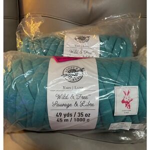 Loops & Threads Wild &‎ Free Jumbo Yarn Turquoise Super Bulky 7 Discontinued